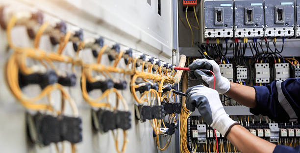 Professional Electrician technician working in Smithton, IL